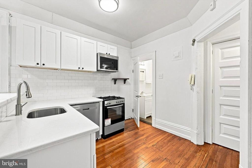2037 Spring Garden Street - Photo 6