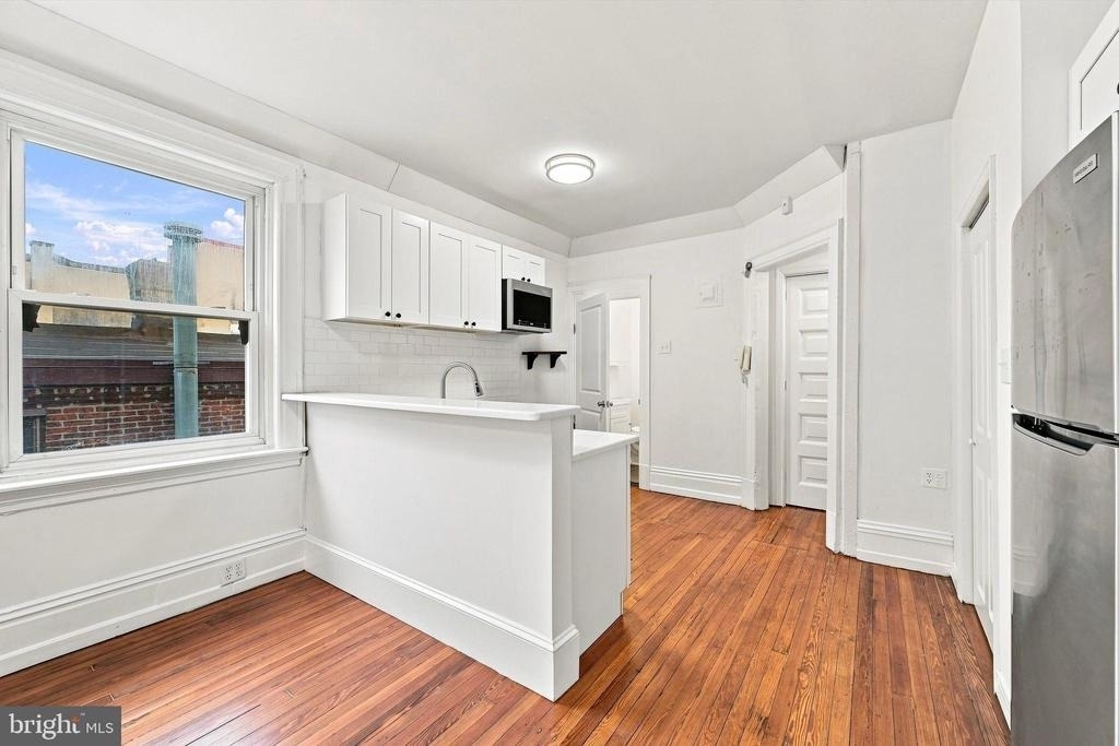 2037 Spring Garden Street - Photo 7