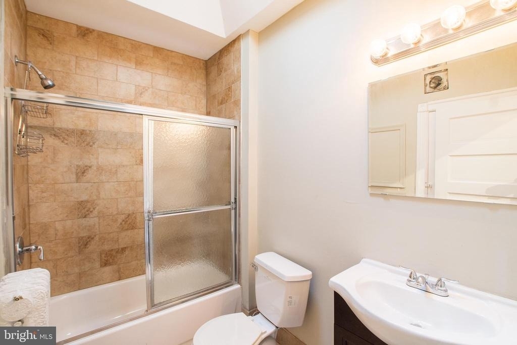 5750 N Lambert Street - Photo 14