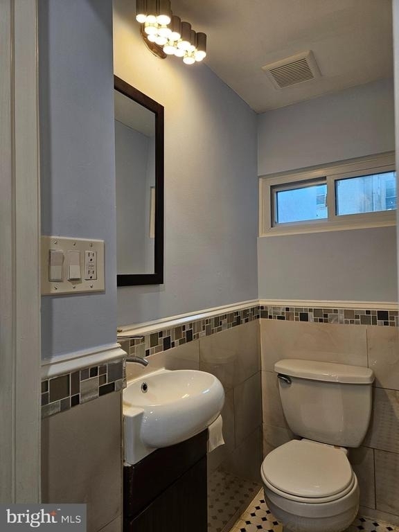 2343 Moore Street - Photo 9