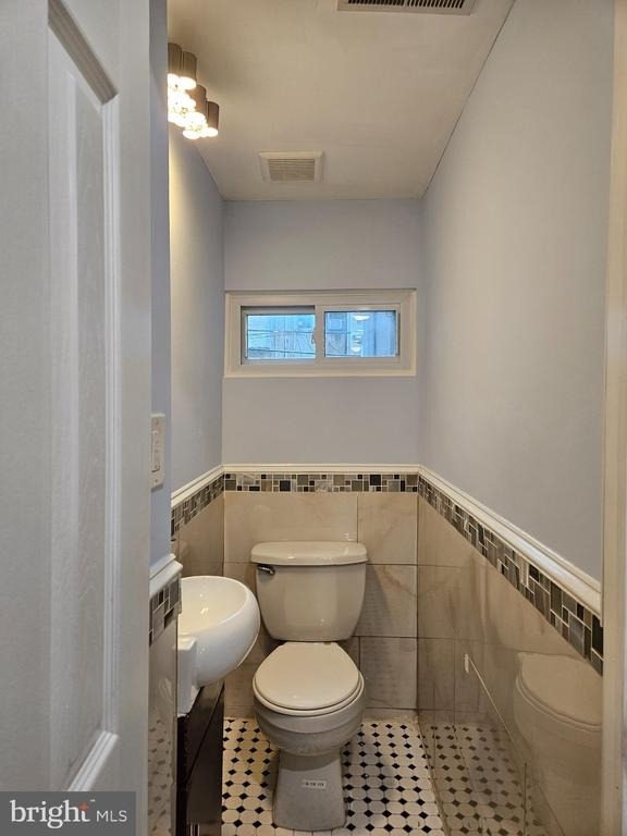 2343 Moore Street - Photo 8
