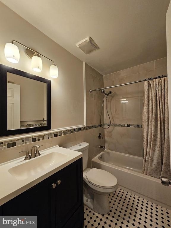 2343 Moore Street - Photo 14