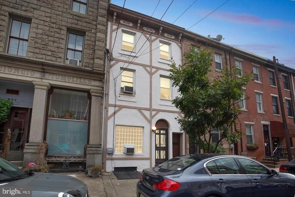 929 S 8th Street - Photo 0