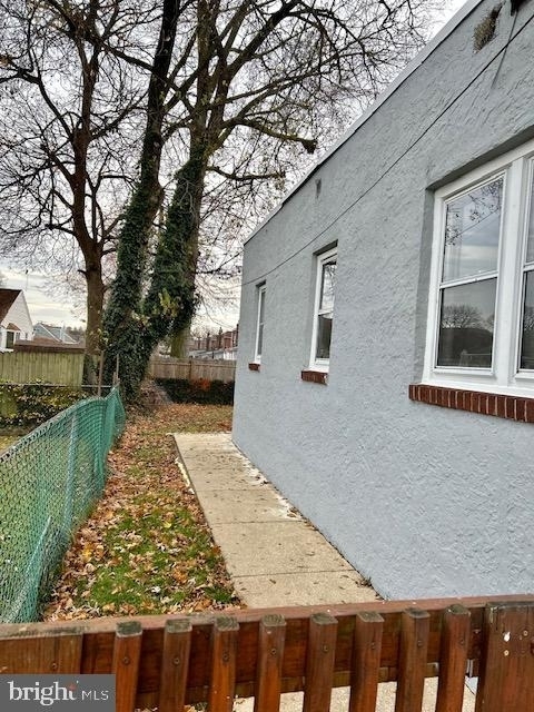 808 Macdade Boulevard - Photo 2
