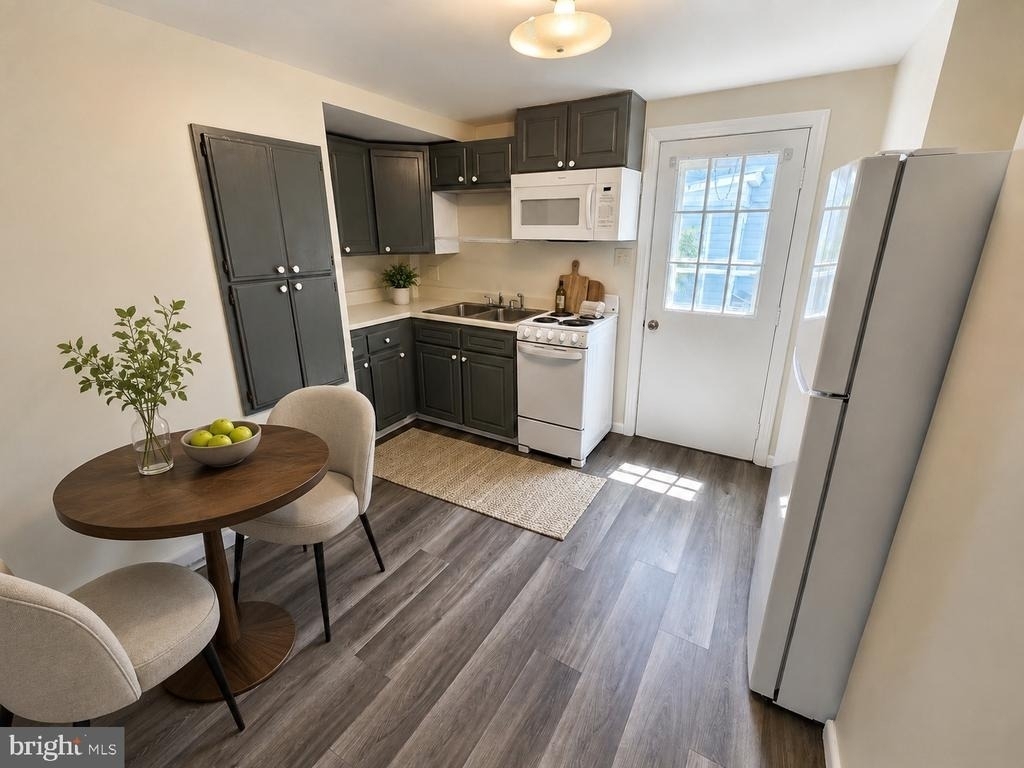 232 Wilson Street - Photo 2