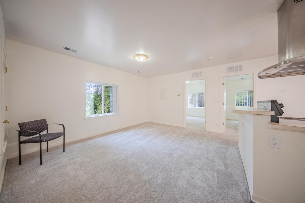 2472 Hawks Avenue - Photo 4
