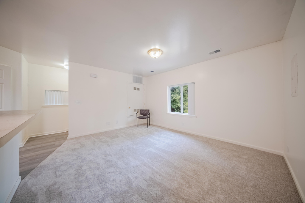 2472 Hawks Avenue - Photo 5