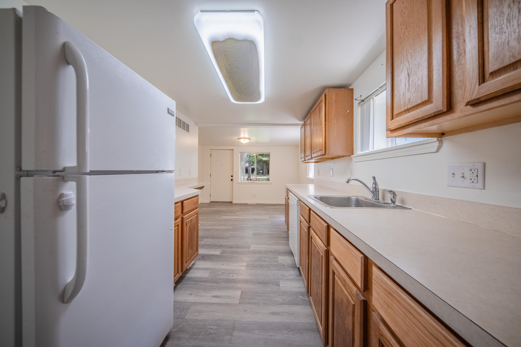 2472 Hawks Avenue - Photo 8