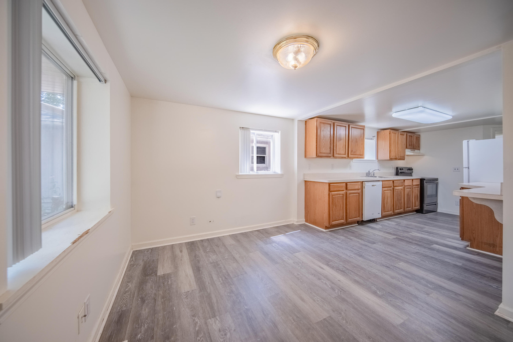 2472 Hawks Avenue - Photo 4