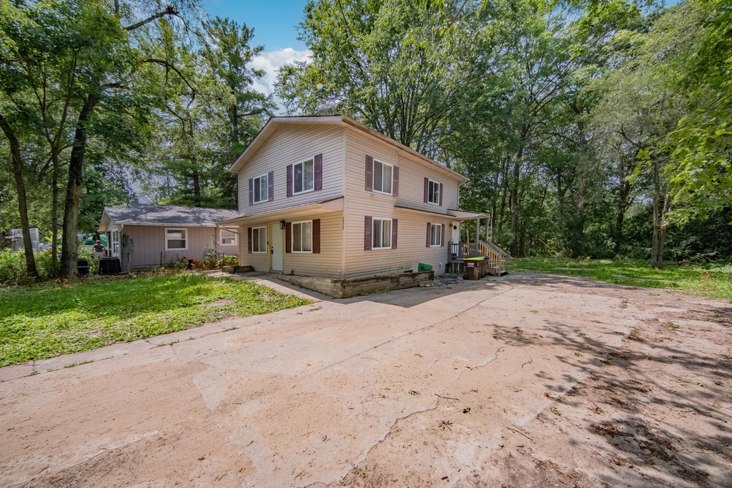 2472 Hawks Avenue - Photo 2