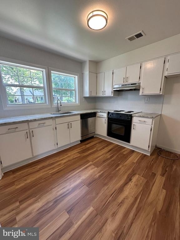 26 Newport Lane - Photo 3