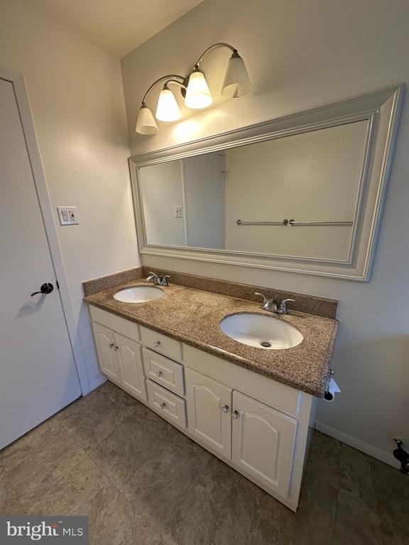 26 Newport Lane - Photo 13