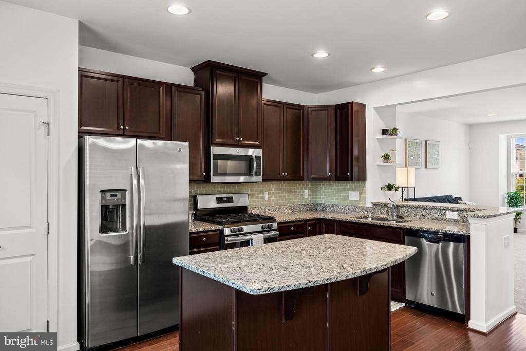 70 Benford - Photo 2