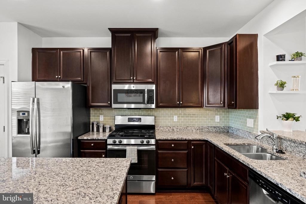 70 Benford - Photo 6