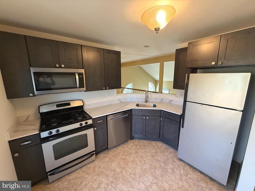 12806 Marlow Place - Photo 7