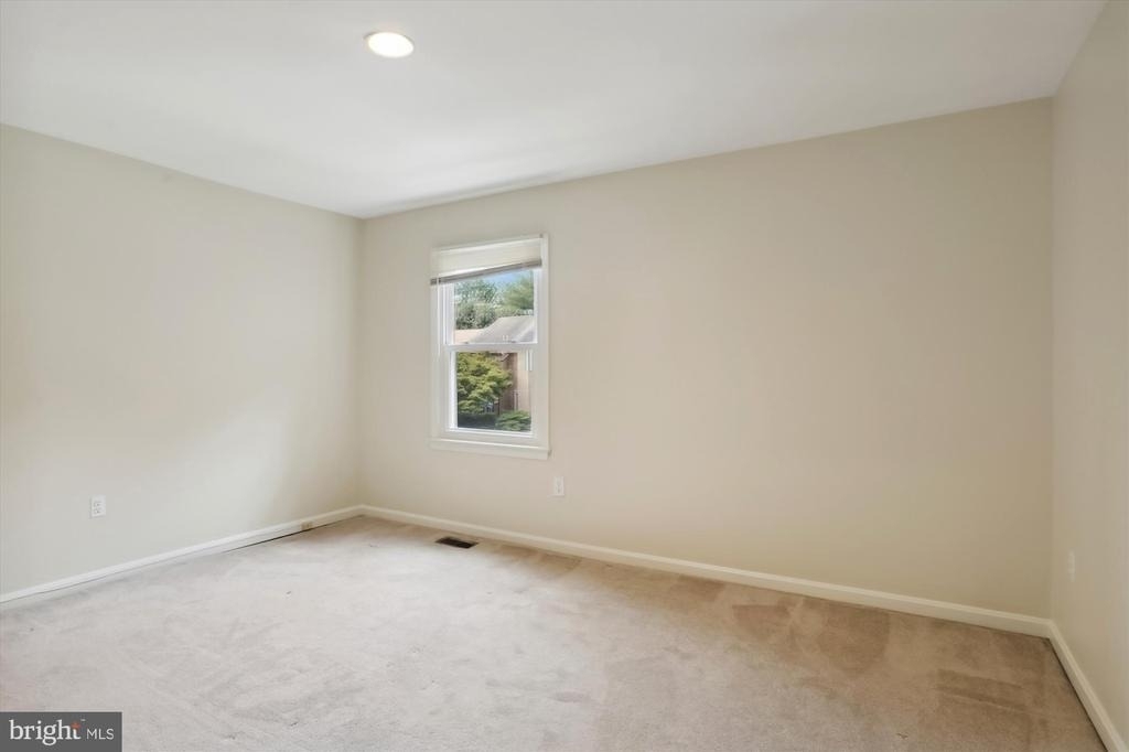 7561 Heatherton Lane - Photo 17