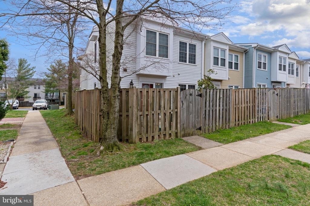 48 Avonshire Court - Photo 2