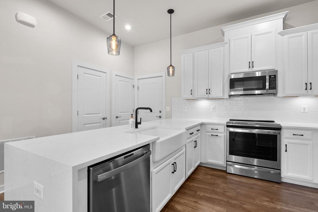 16302 Connors Way - Photo 7
