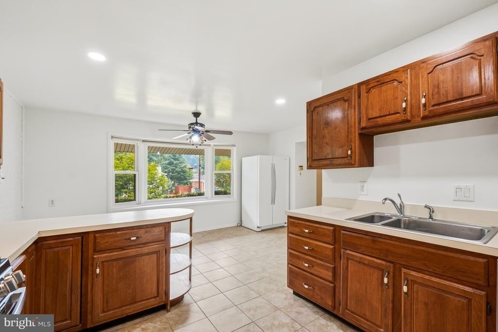 11840 Enid Drive - Photo 5