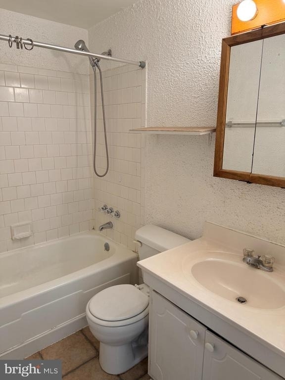 453 Berry Court - Photo 13