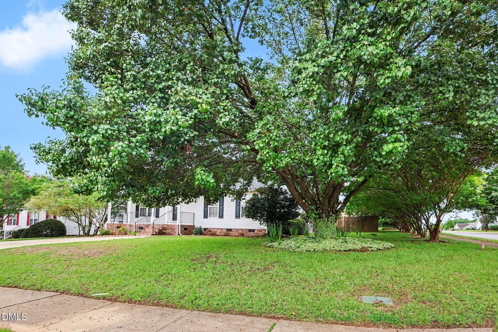 200 Waterford Drive - Photo 3