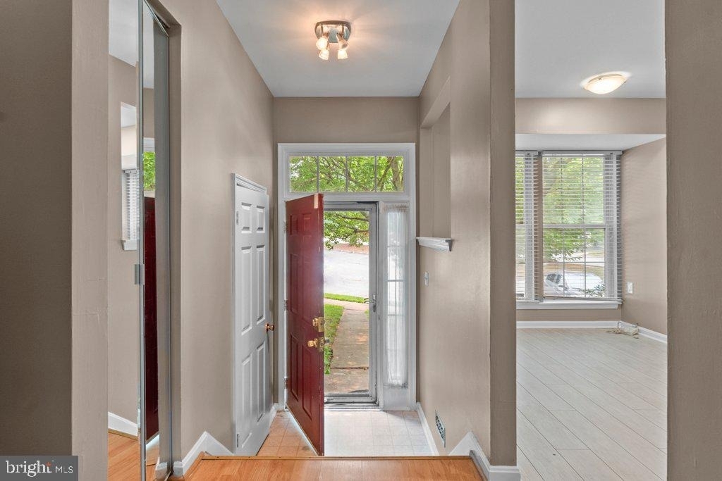 8 Wessex Court - Photo 3