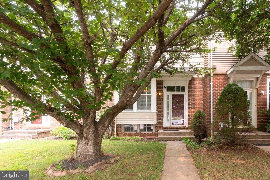 8 Wessex Court - Photo 2