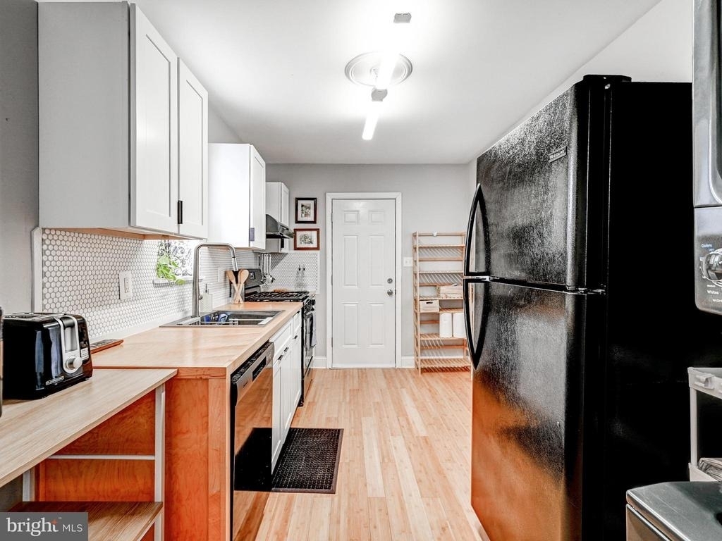 2002 Jefferson Street - Photo 6