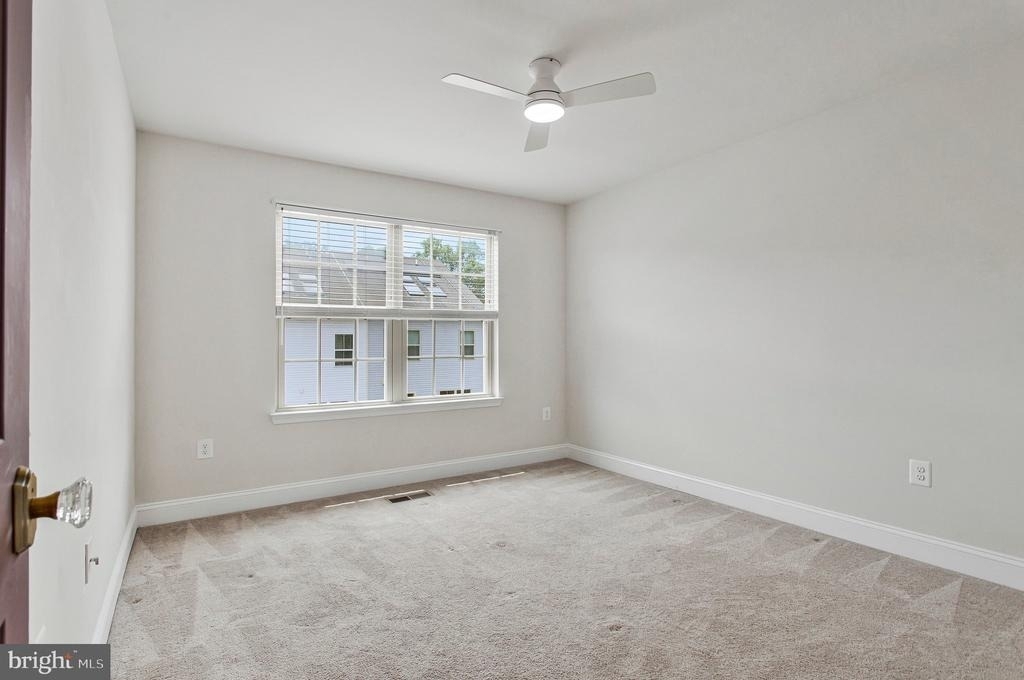703 Skippers Lane - Photo 30