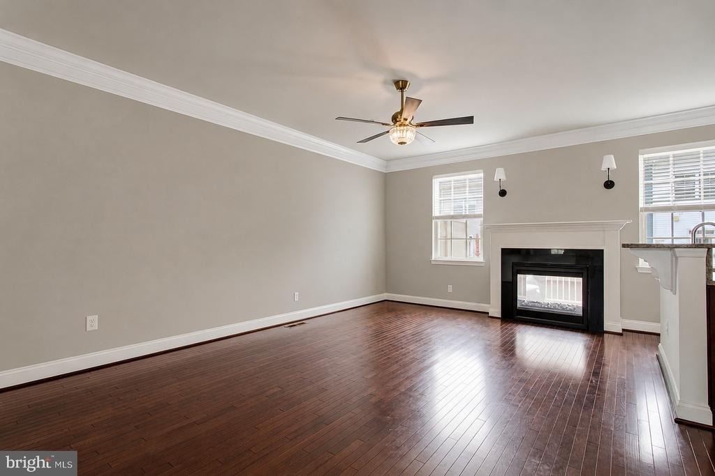 703 Skippers Lane - Photo 8