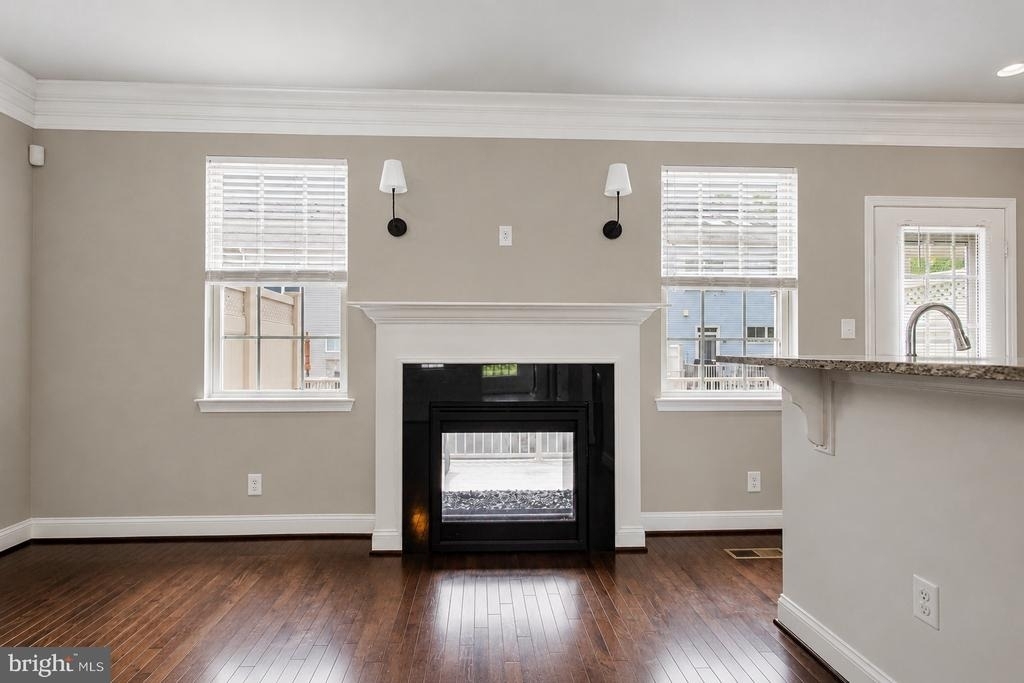 703 Skippers Lane - Photo 9