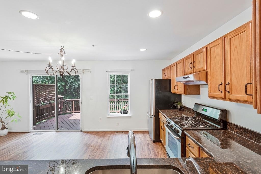 616 Bellerive Court - Photo 5