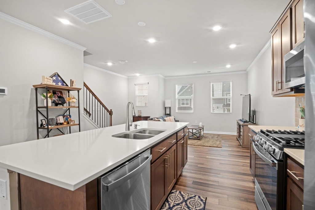 728 Cormiche Lane - Photo 7