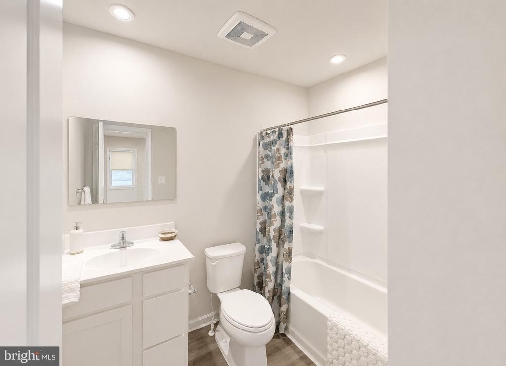 27003 Greenleaf Drive - Photo 14