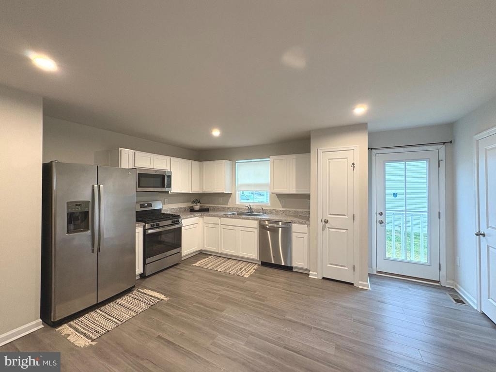 27003 Greenleaf Drive - Photo 3