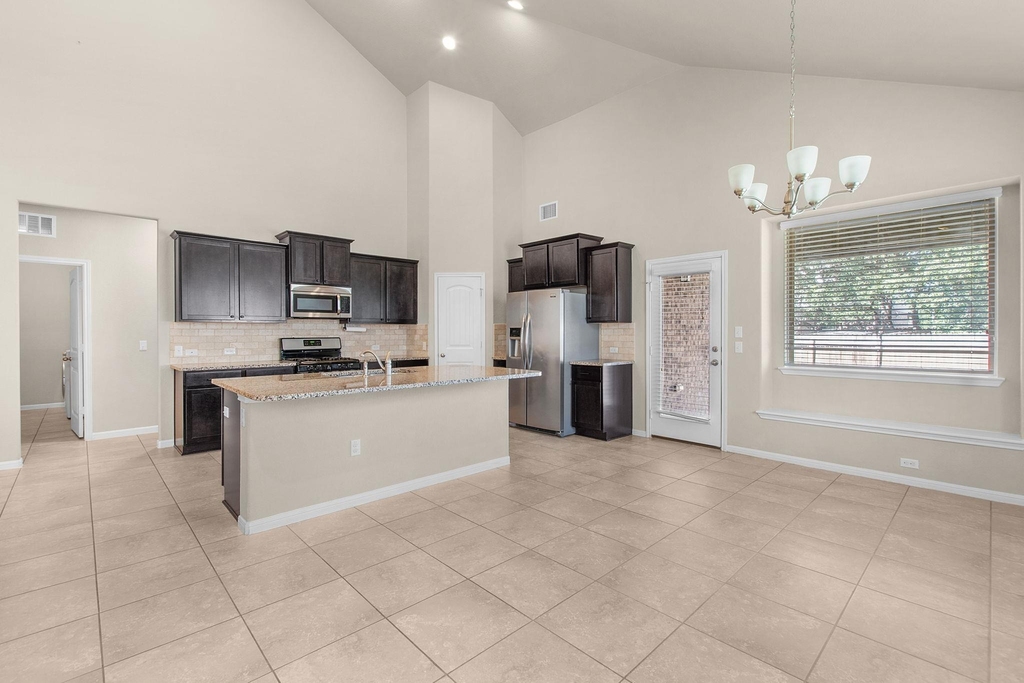 2437 Lyla Ln - Photo 5