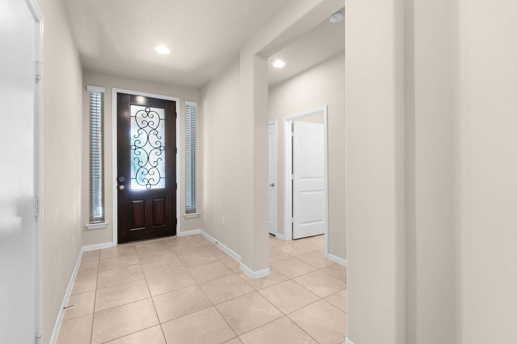 2437 Lyla Ln - Photo 2