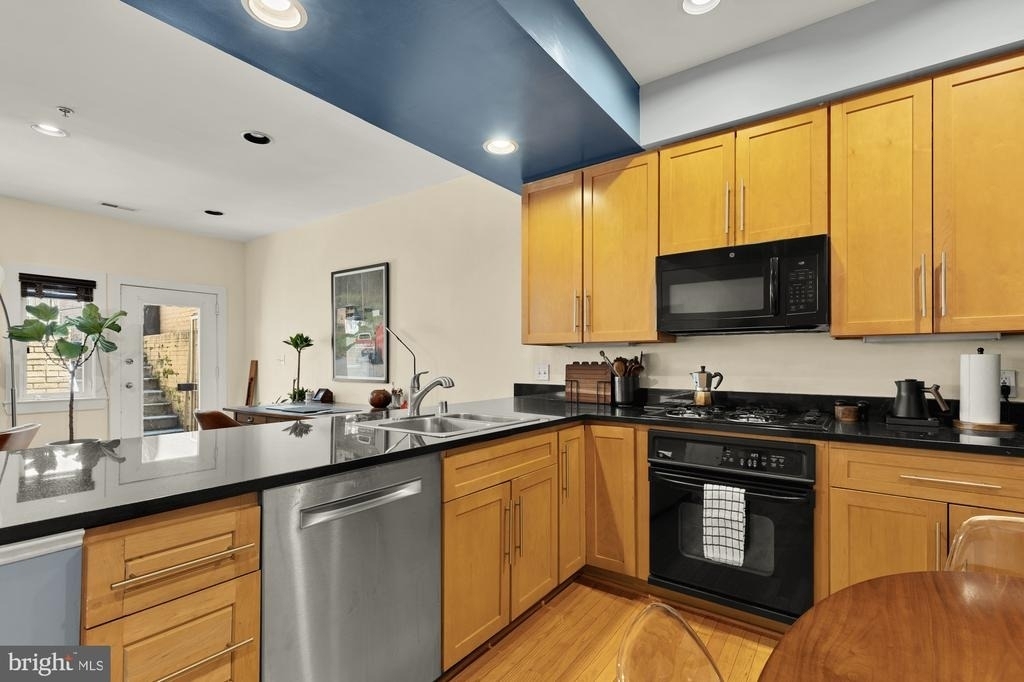 2363 Champlain Street Nw - Photo 13