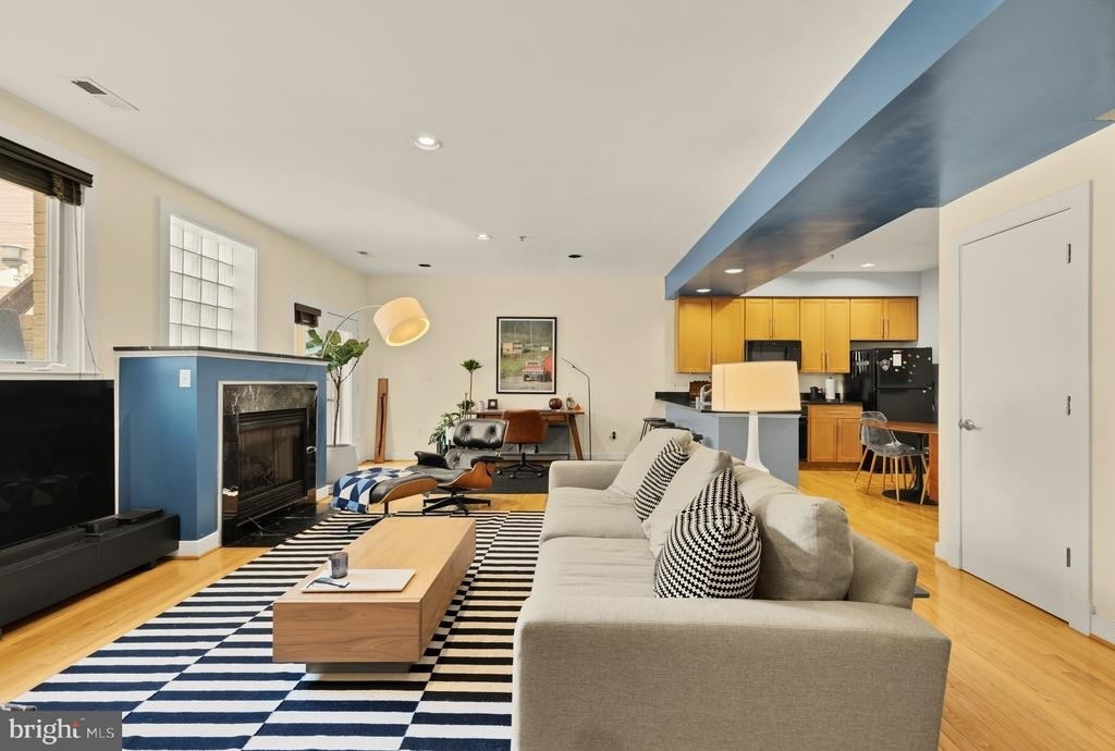 2363 Champlain Street Nw - Photo 2