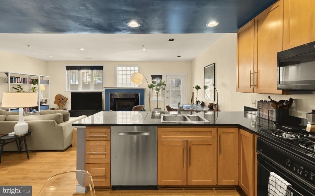 2363 Champlain Street Nw - Photo 14