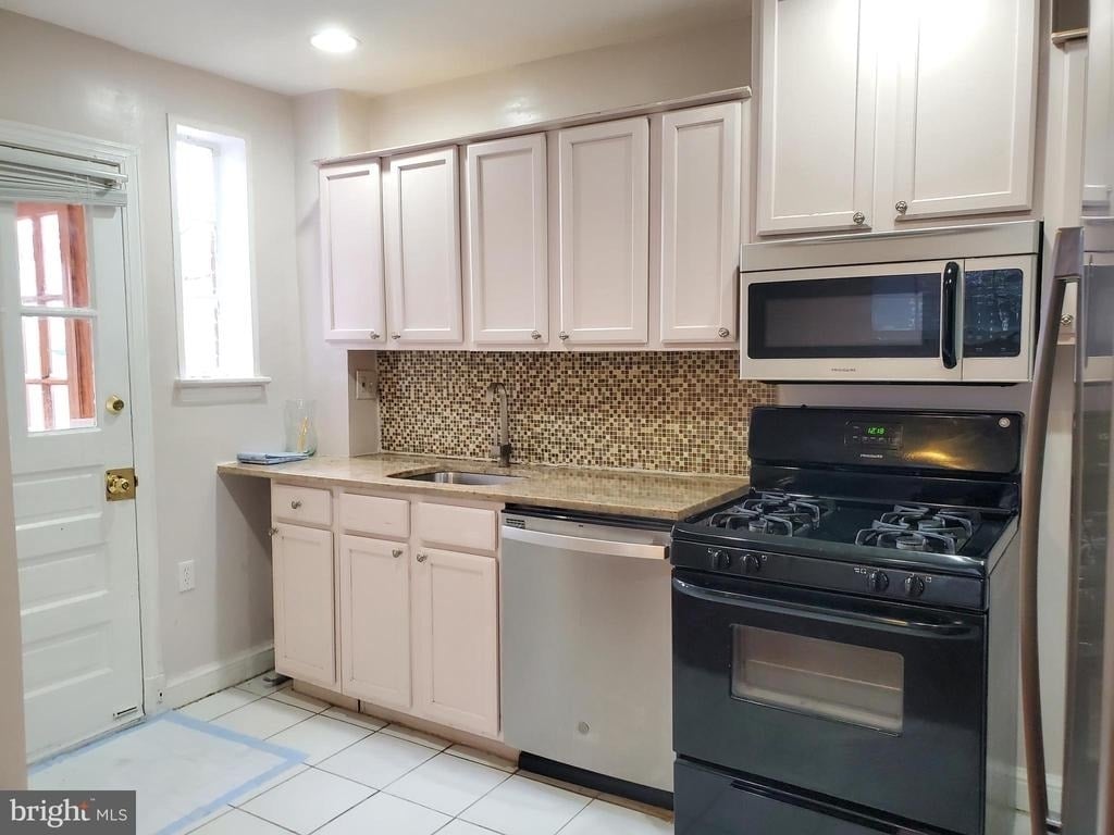 30 53rd Street Se - Photo 9