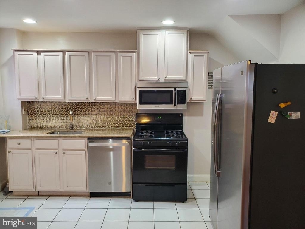 30 53rd Street Se - Photo 10