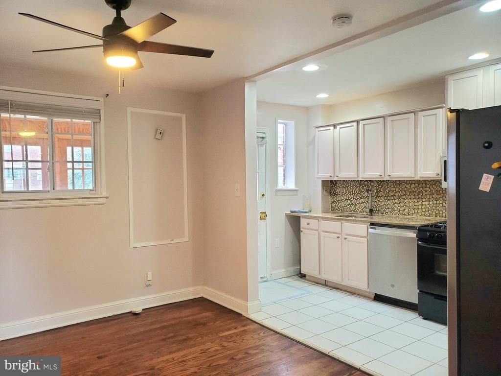 30 53rd Street Se - Photo 7