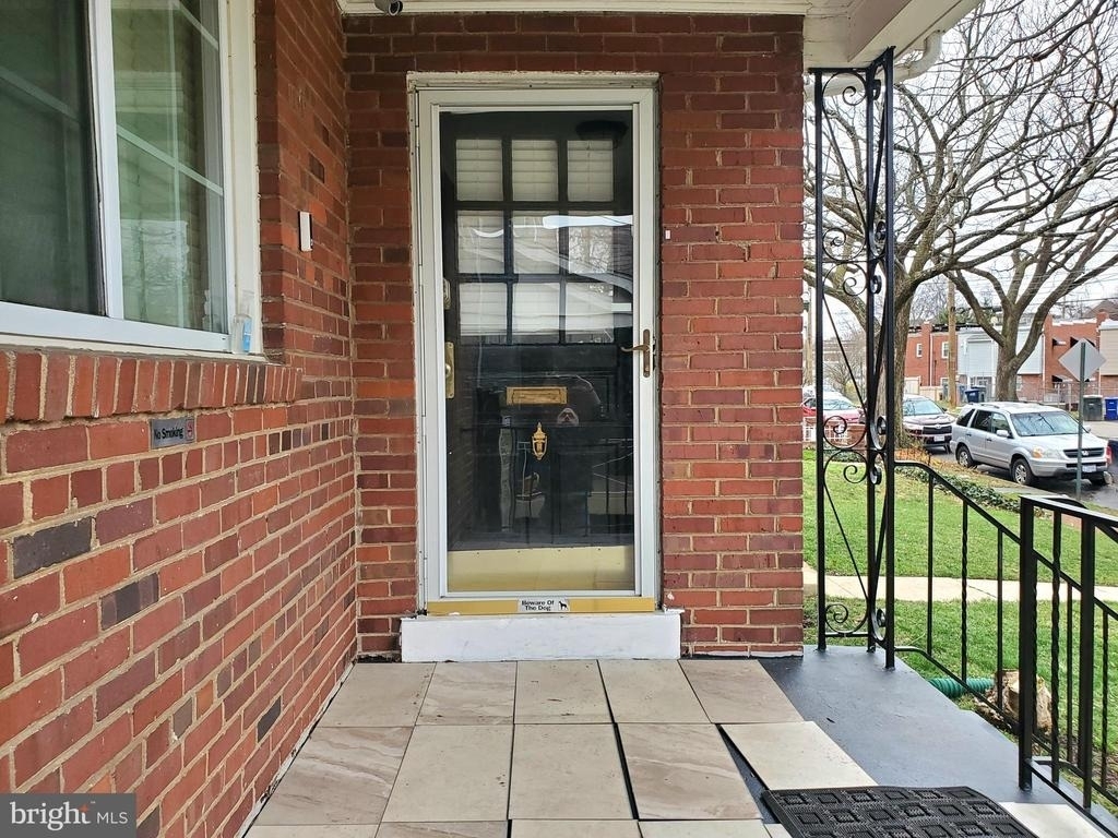 30 53rd Street Se - Photo 3