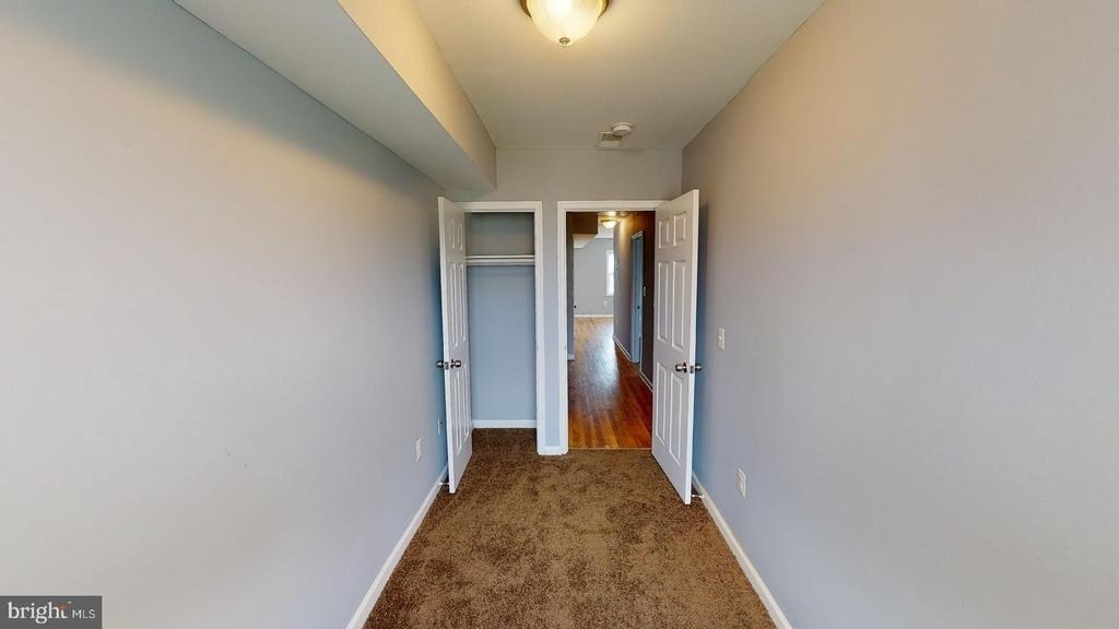 933 52nd Street Ne - Photo 4