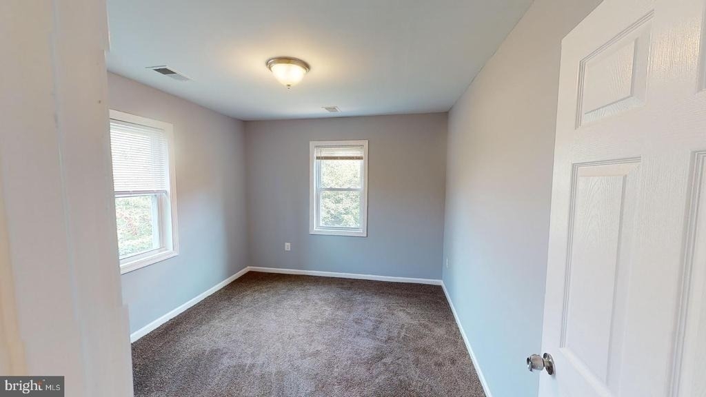 933 52nd Street Ne - Photo 1