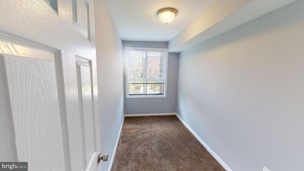933 52nd Street Ne - Photo 5