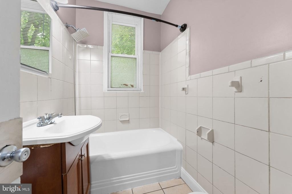 1617 F Street Ne - Photo 6