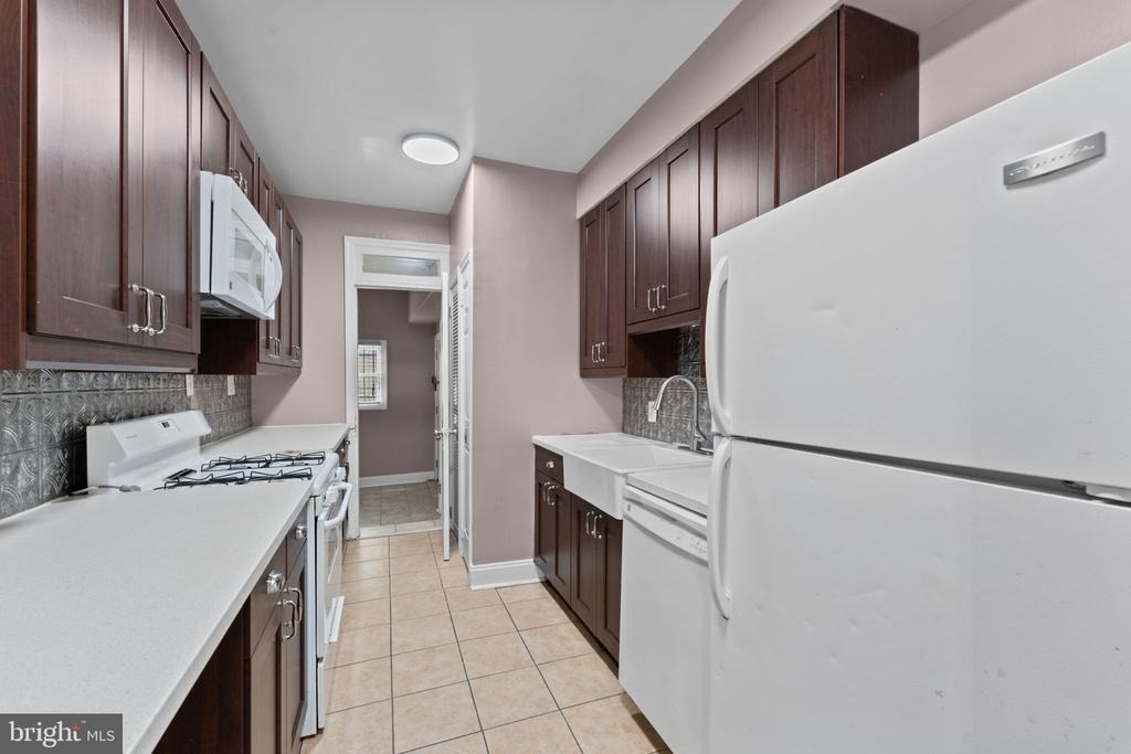 1617 F Street Ne - Photo 3