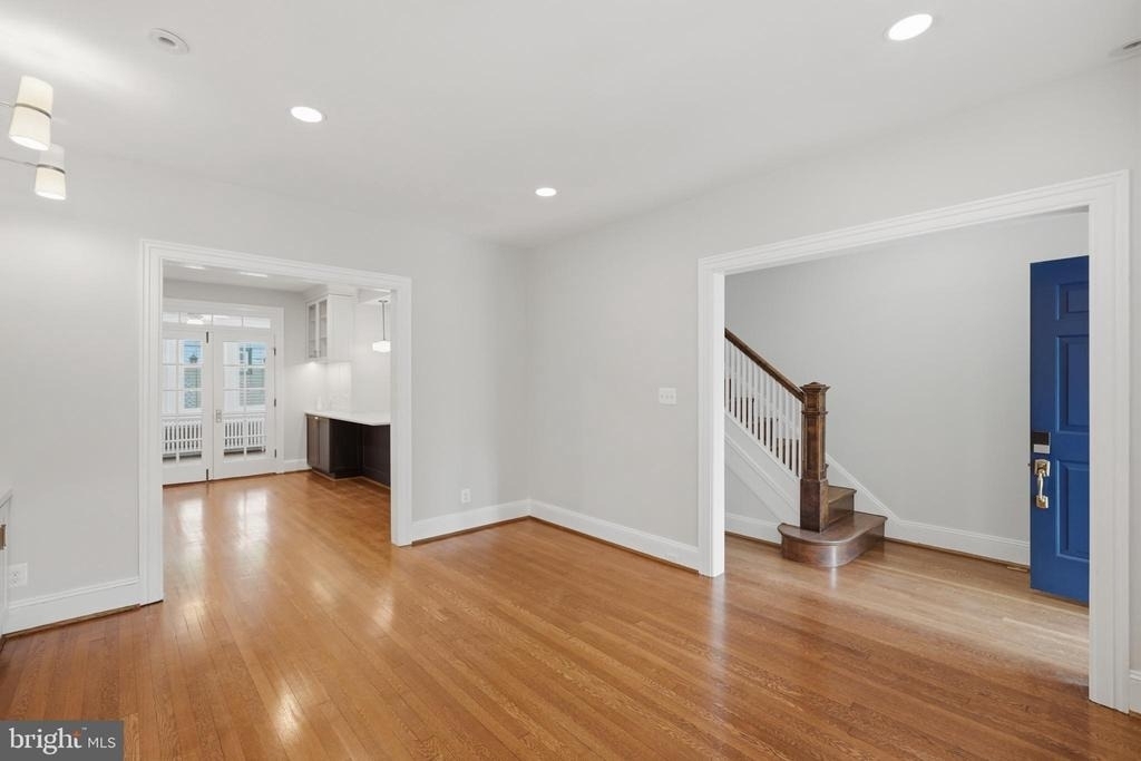 3839 Beecher Street Nw - Photo 3